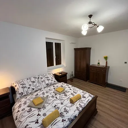 Sladkovicov Dvor *