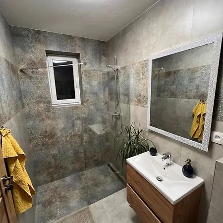 Sladkovicov Dvor Guest house *