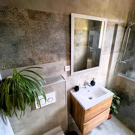 Sladkovicov Dvor Guest house *